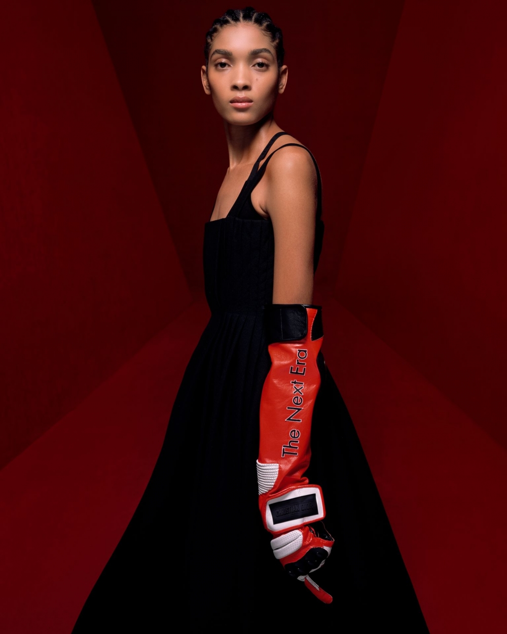 尋找抓住女性目光的剪影，以往的經典優雅還在。