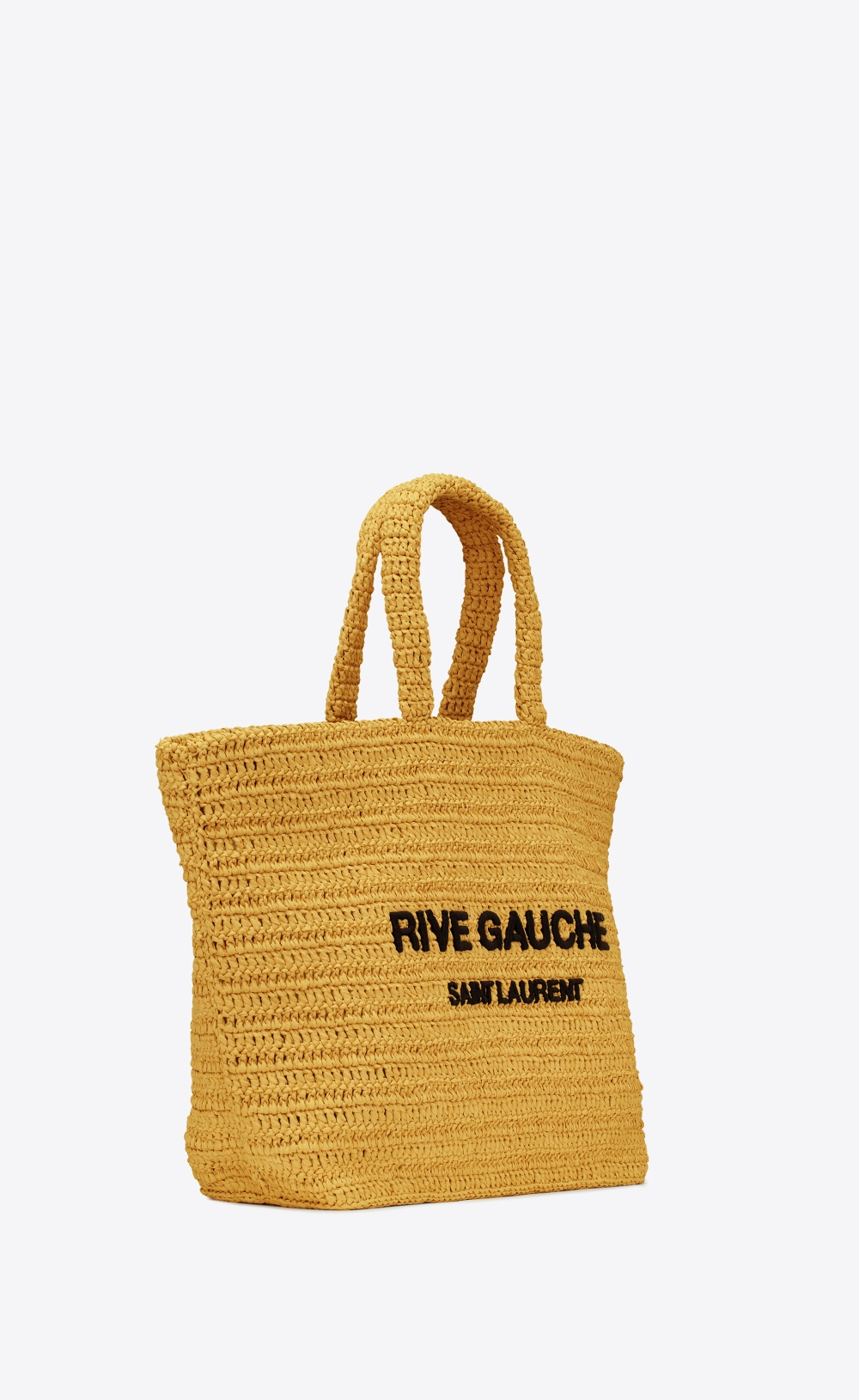 廓形柔軟,特別是以鉤針編織的標誌性Logo。