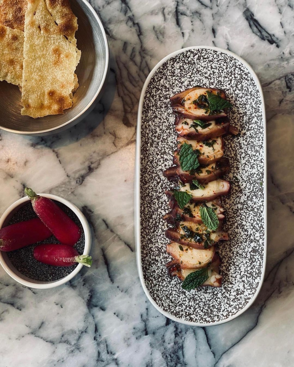 中環的核心H Code大樓裡，新開設的餐廳Clarence。