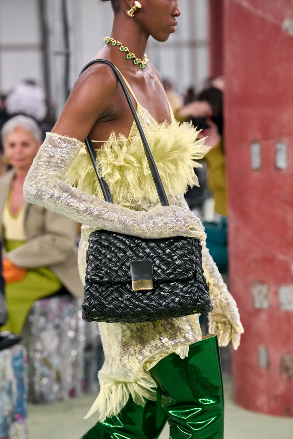 多款混血兒在秀場中強勢登場。