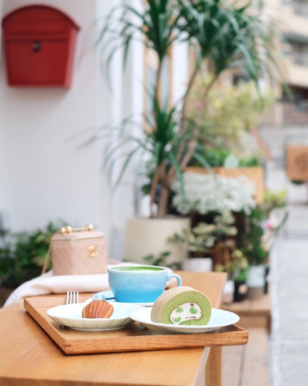 店內供有主食、以及下午茶,提及日式口味。