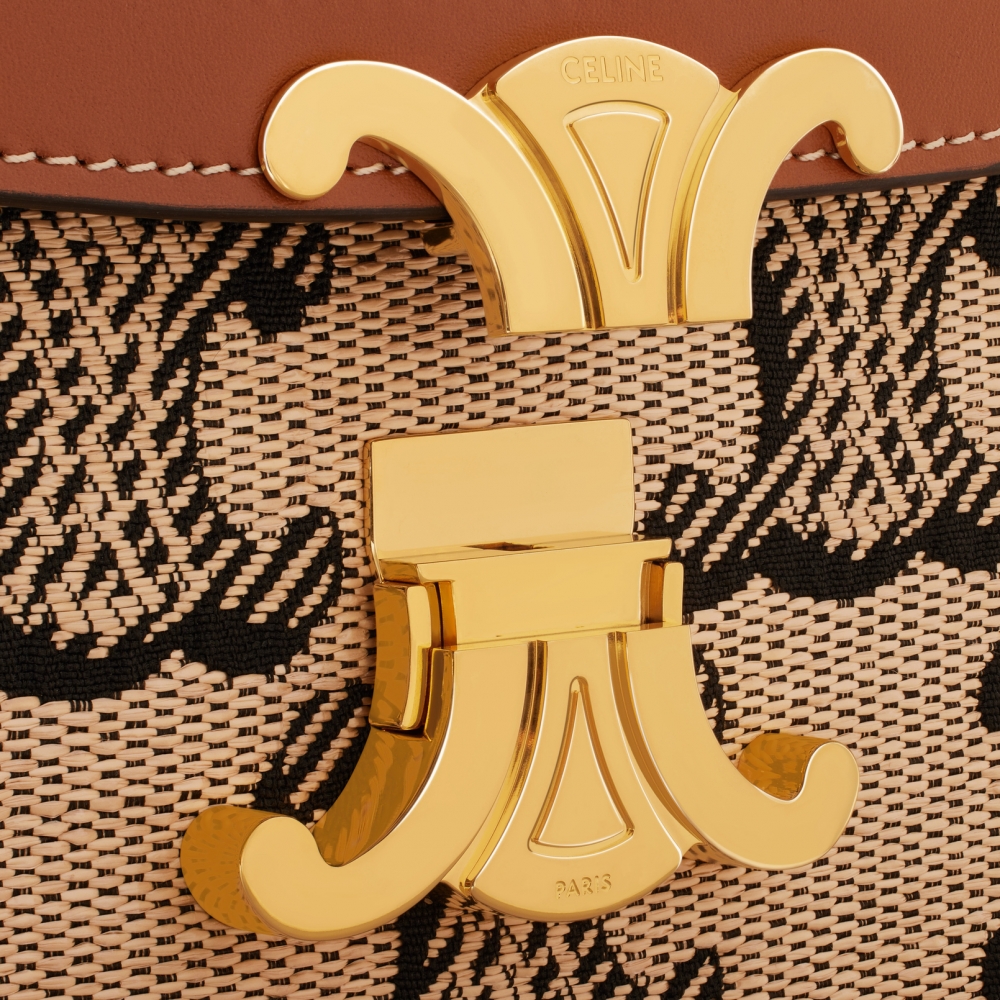 CELINE全新曲奇般的配色，極具復古的意境，偶爾來一塊也不錯。