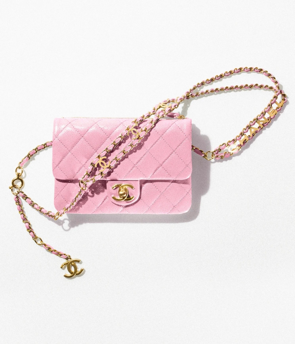 在腰間上也能展現時髦的腰包。