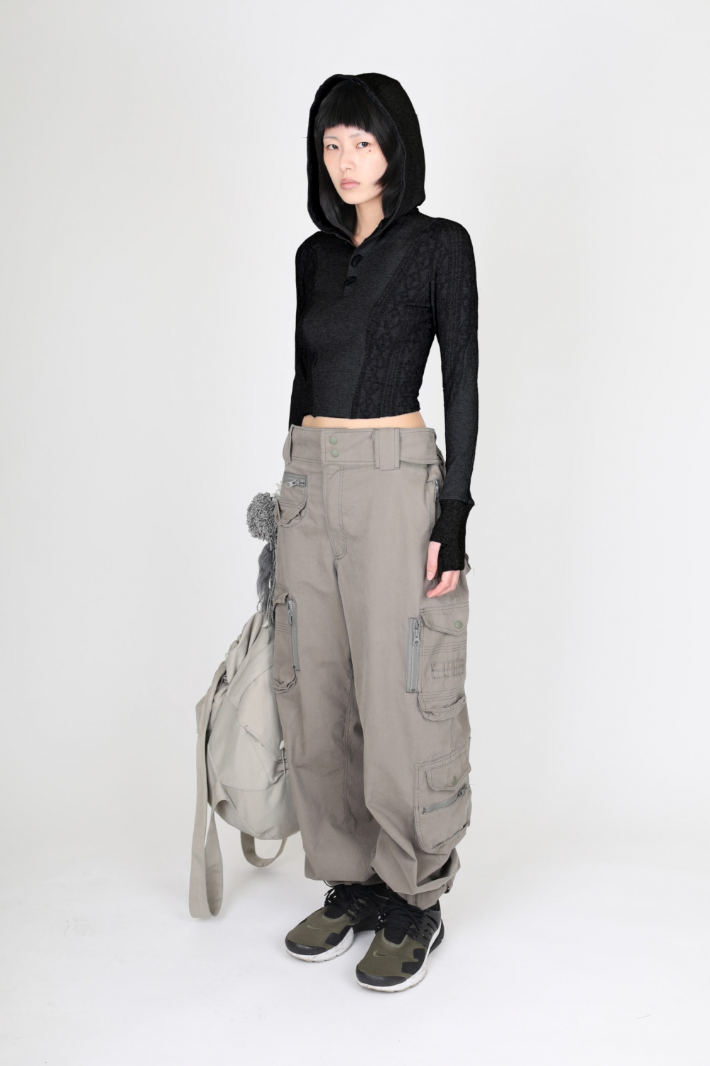 Jennie身上的服裝出自 HYEIN SEO的設計。