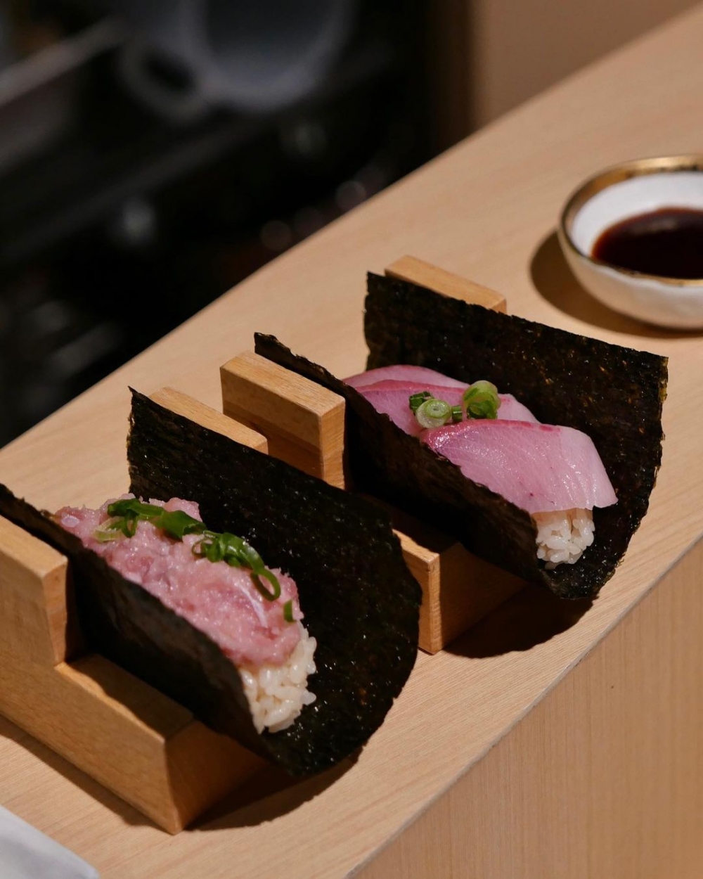 受到美國西海岸的啟發,堅持使用最新鮮的海鮮食材。