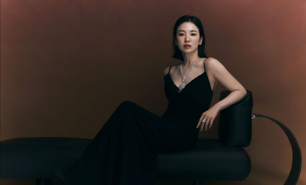 Promenades Imperiales可轉變式的白金及玫瑰金項鍊。