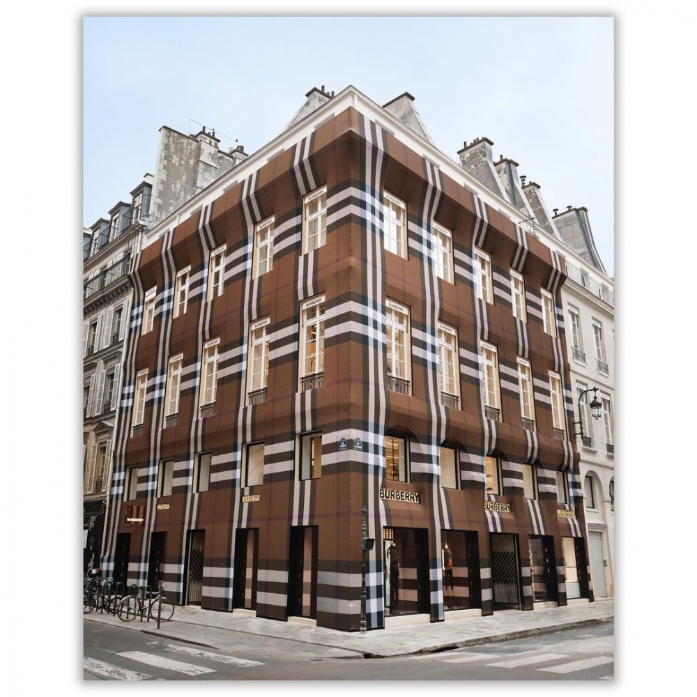 將建築物換上品牌標誌格紋,成為街頭上的關注焦點。