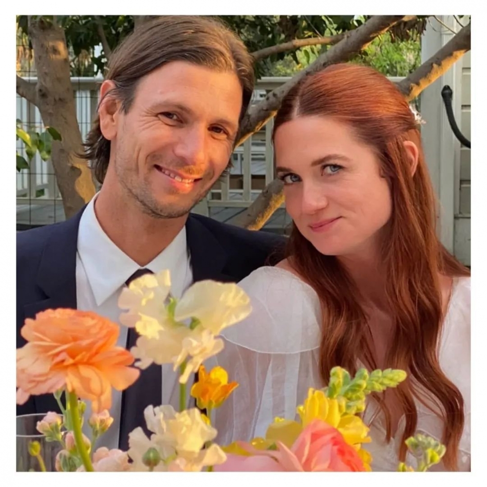 兩人舉行了浪漫的溫馨婚禮。