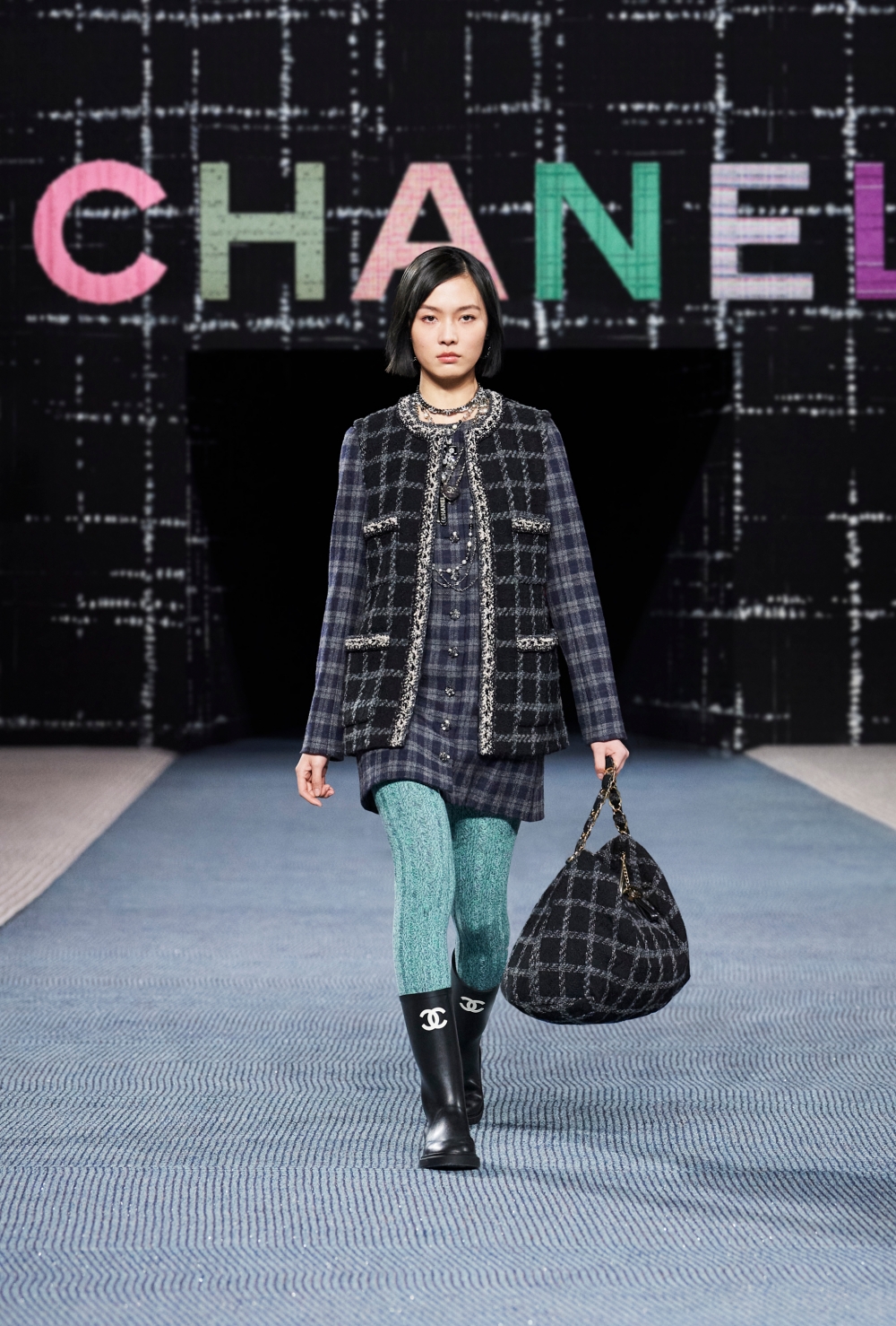 CHANEL 的標誌性元素,多年來一直深每一代的女士們喜愛。