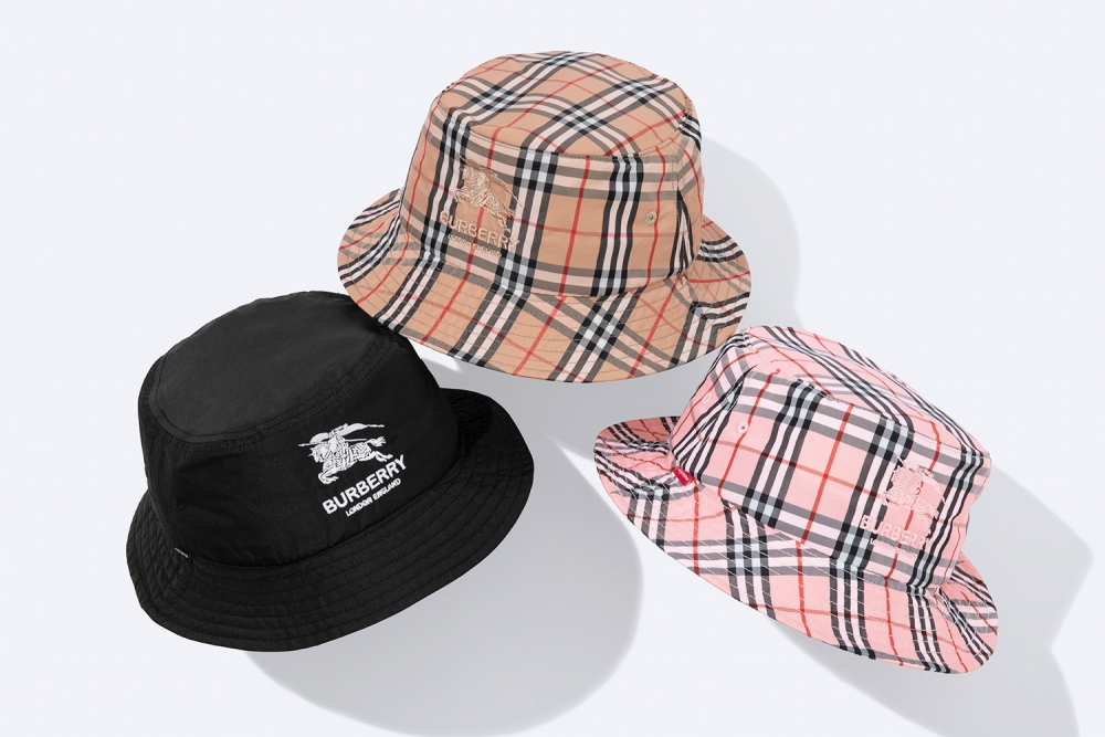 Burberry × Supreme 聯名漁夫帽。