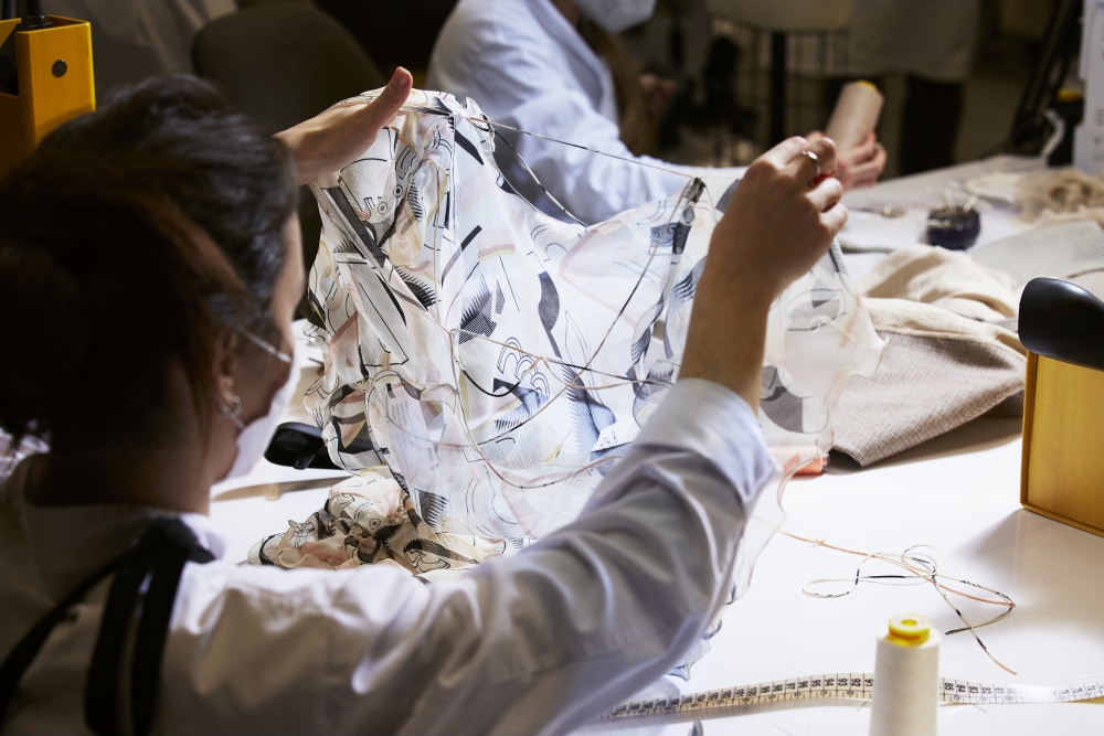 FENDI 2022 秋冬系列,從FENDI家族的衣櫥中回溯品牌的兩大經典。