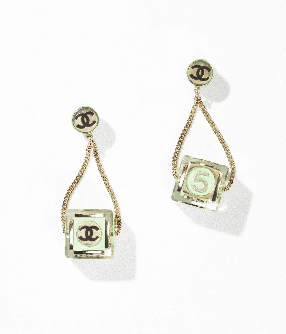 CHANEL Earrings垂墜形式的方塊。