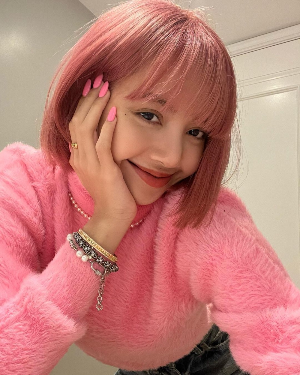 不同程序的粉紅髮色,Lisa都能完美駕馭,吸引超多女生模仿。