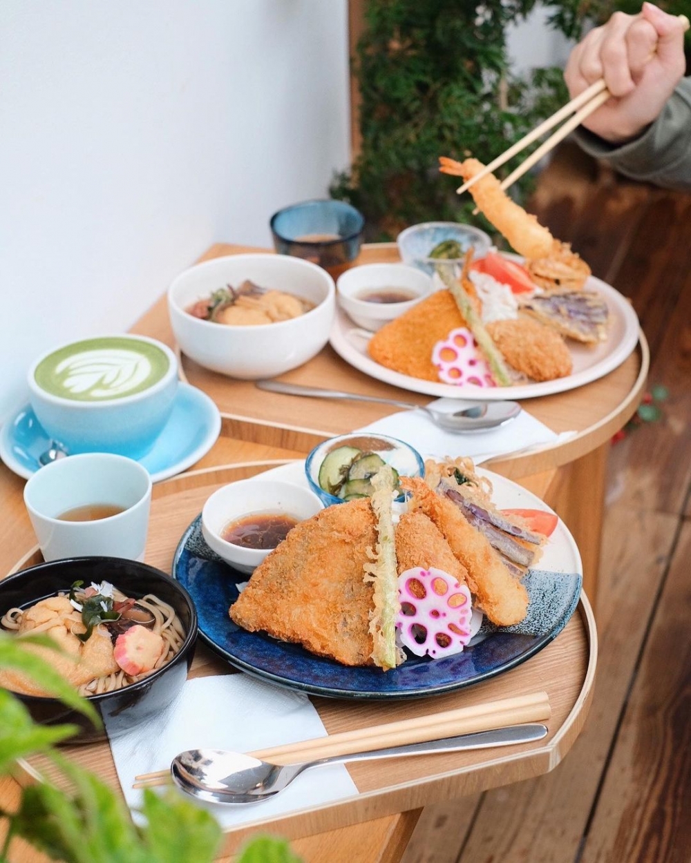 特盛海鮮天婦羅蕎麥麵定食,純粹食材、製作的用心。