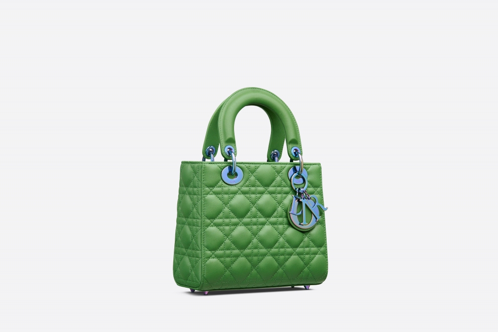 包包本身的設計非常經典。