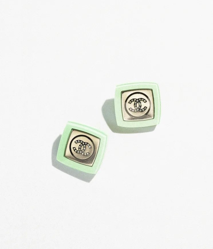 CHANEL Earrings綠色方正輪廓。