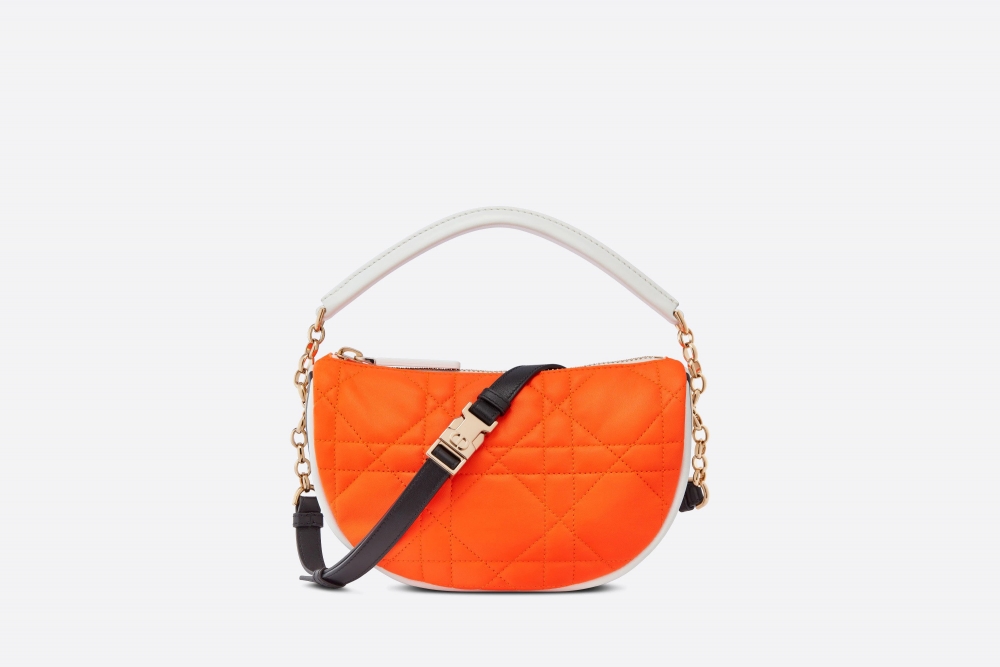 Small Dior Vibe Hobo Bag螢光橙色。