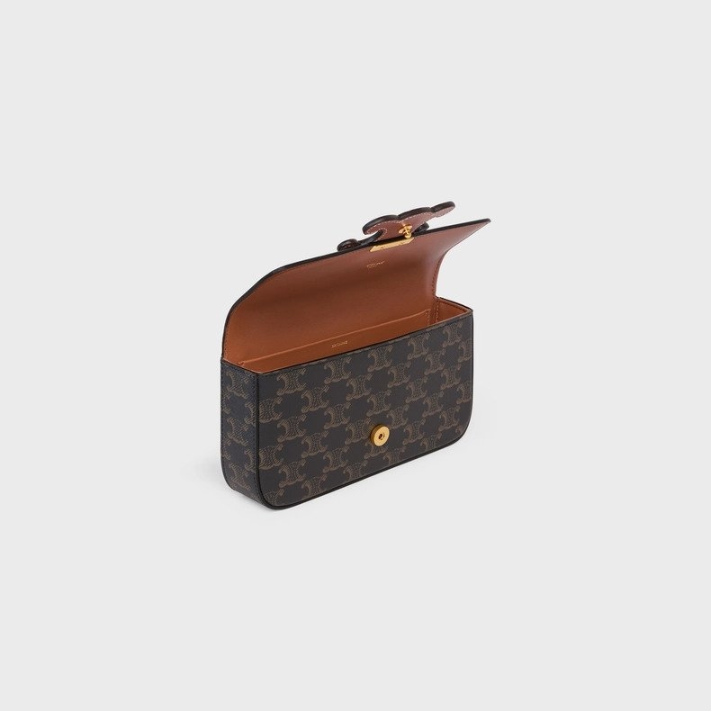 保有經典的獨到設計，也不失一如既往的優雅情調。