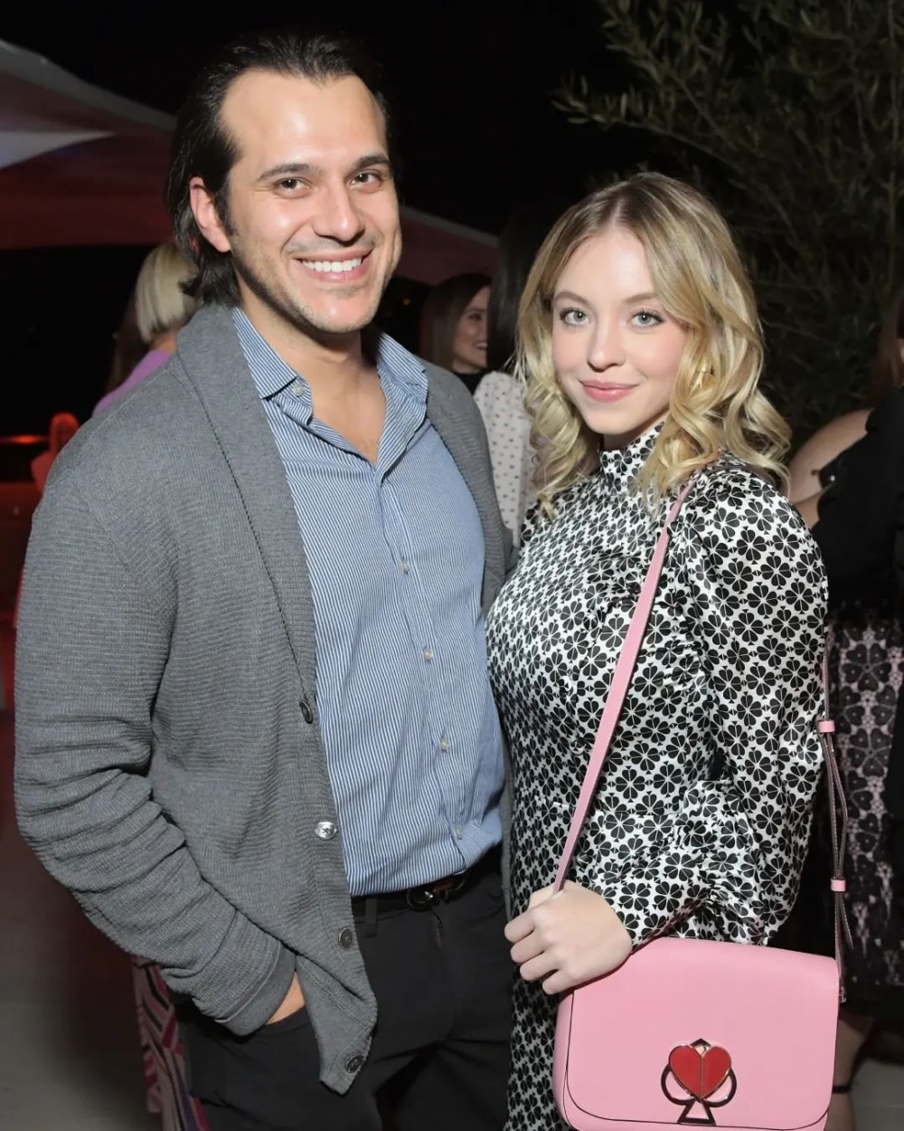 《Euphoria》演員Sydney Sweeney成為準新娘。