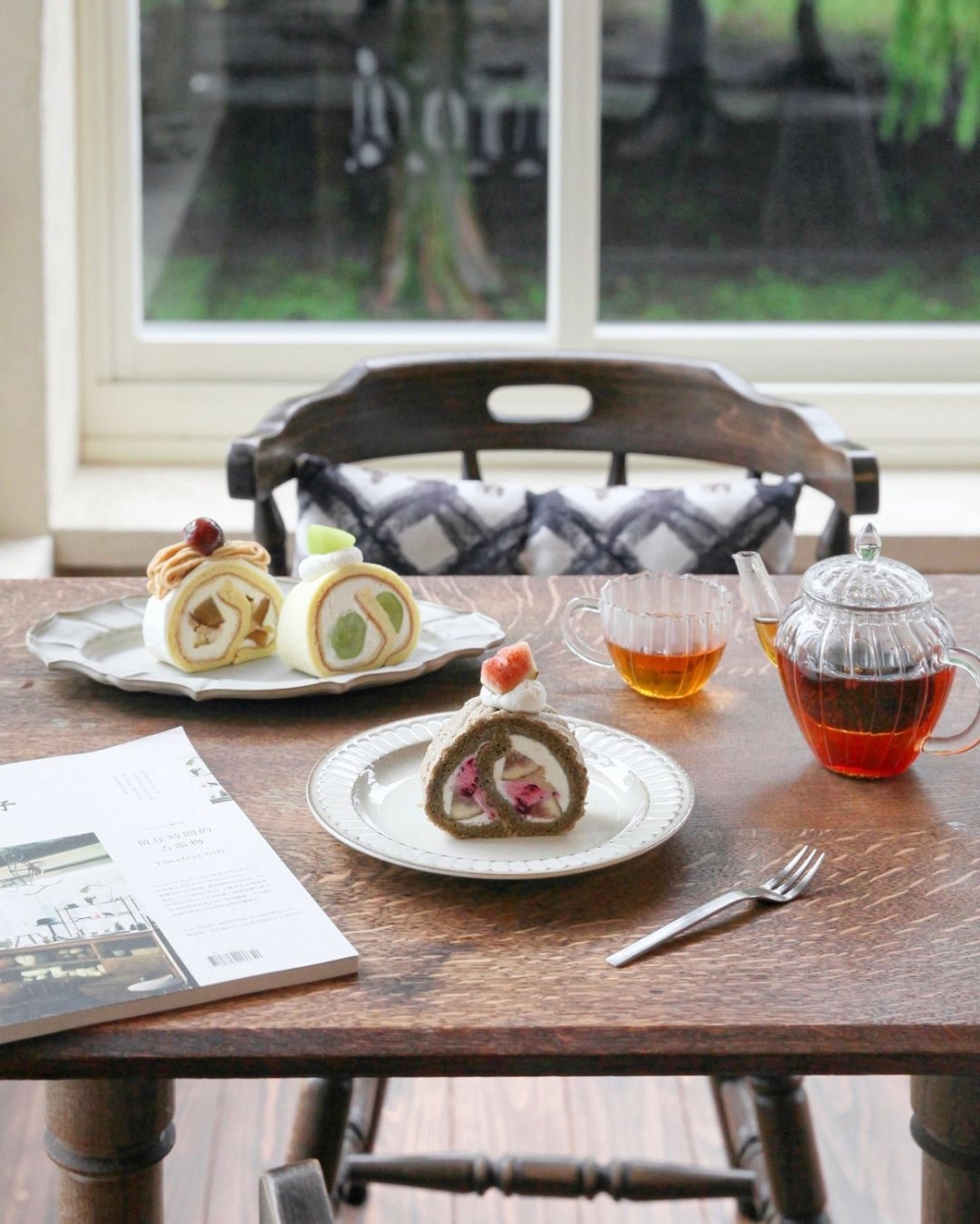 在店內挑選一處角落，讓你度過療癒的時光。