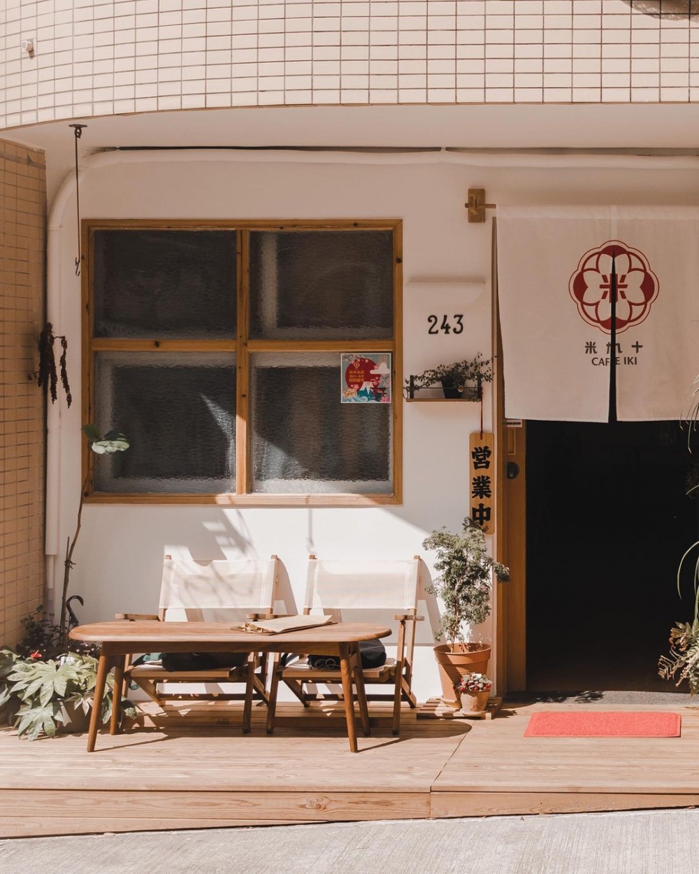 古老的外型建築,鋪陳日式情調的擺設元素。