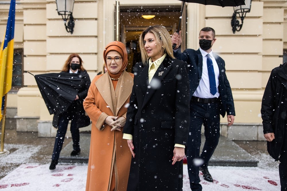 她心力都投注在慈善等工作上。