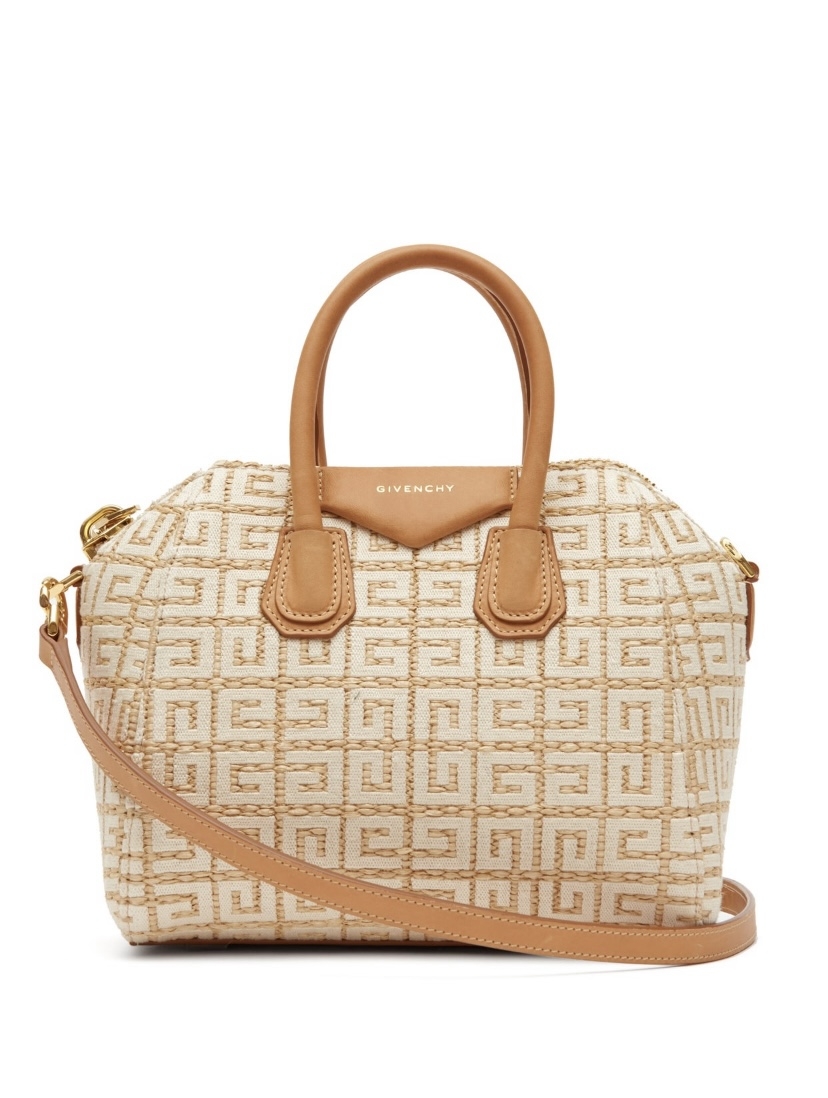 Antigona Bag in 4G Embroidered波士頓包廓形。