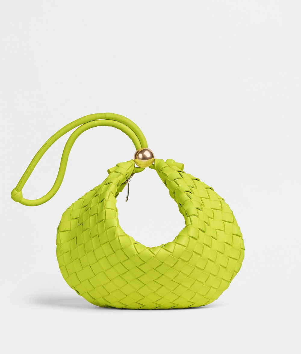 Bottega Veneta Turn圓潤的輪廓。