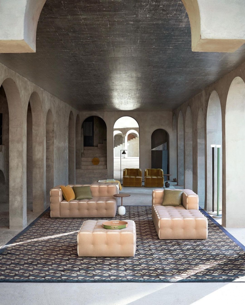 由Atelier Oï設計的Fendi Fun Modular Sofa模塊化沙發。