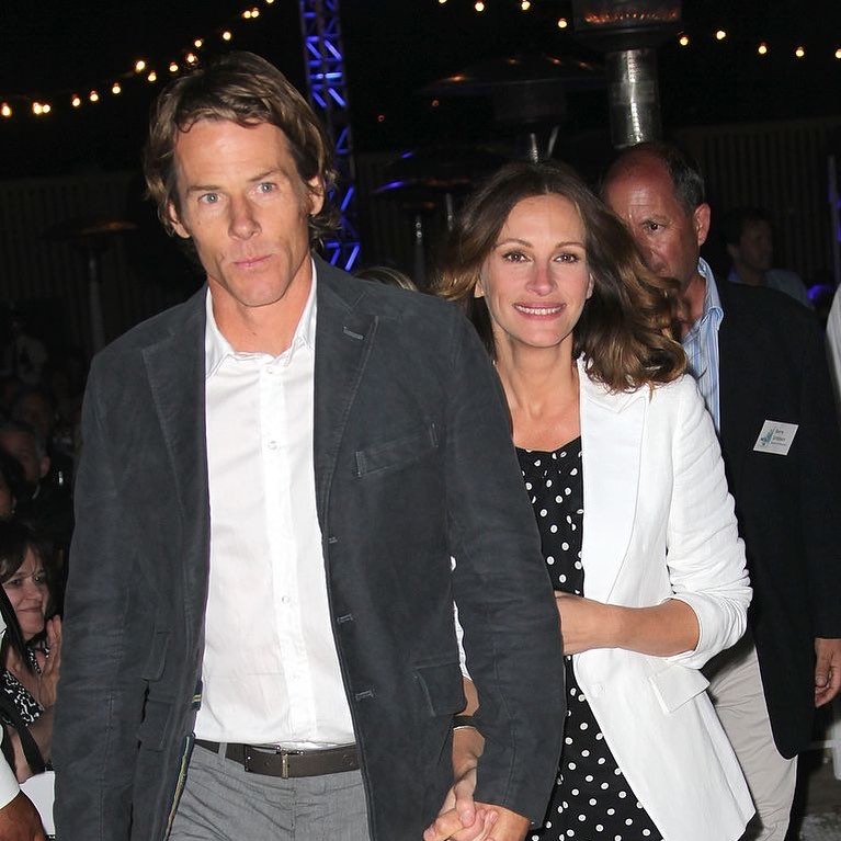 她與丈夫Daniel Moder被捕捉到的身影。