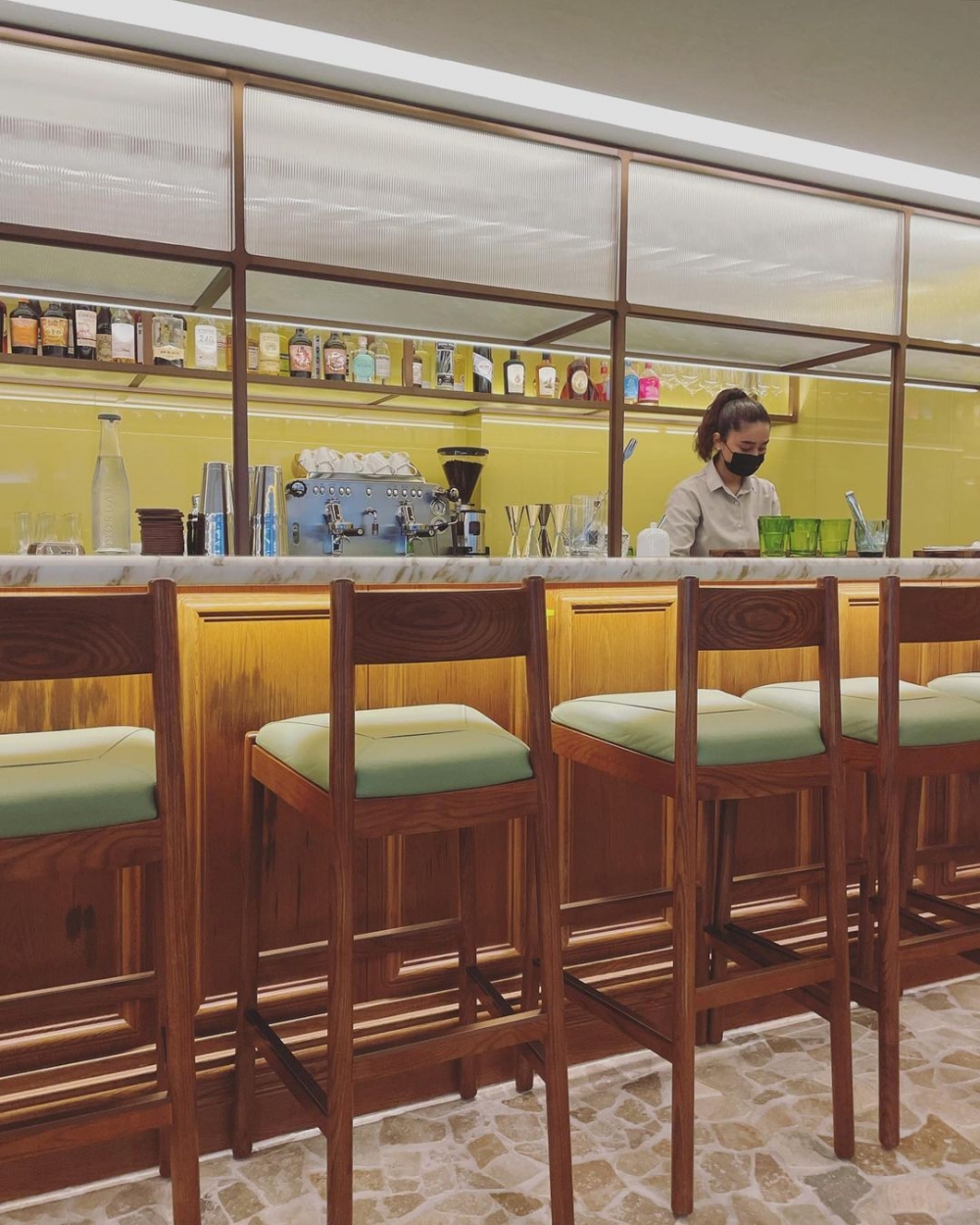 Testina主要空間的陳設元素充滿懷舊奢華。