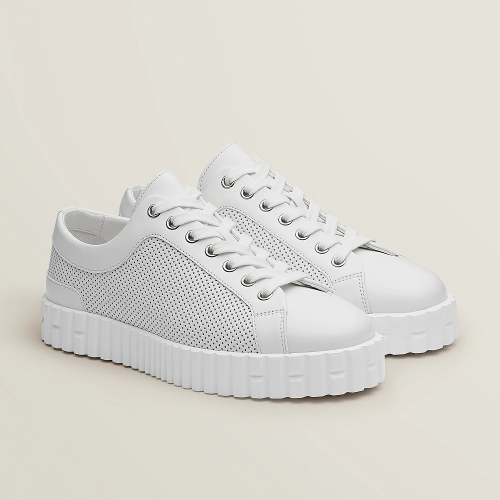 這款Hermès Cross Sneaker,簡約的設計帶來俐落質感。