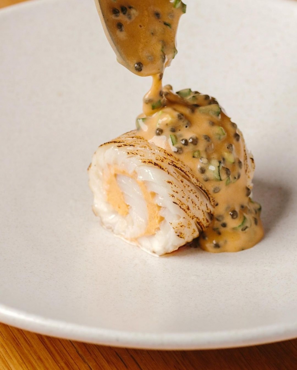 Whey將經典的新加坡美食，重新構想成現代精緻的佳餚。