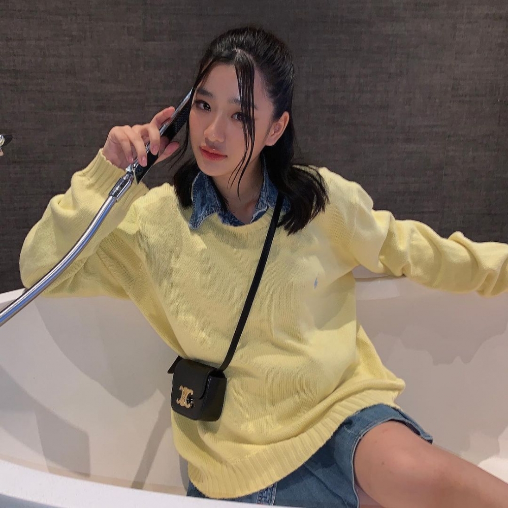 偶爾需要高級感的氣場,也駕馭得完美。