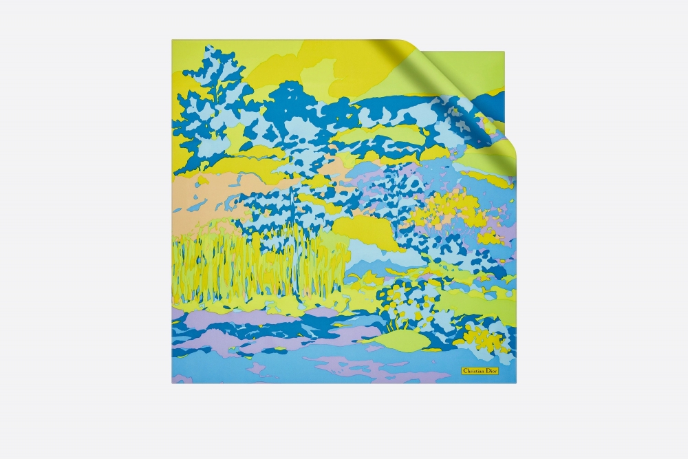 Dior D-Wood Square Scarf亮色印花展現系列繽紛風格。
