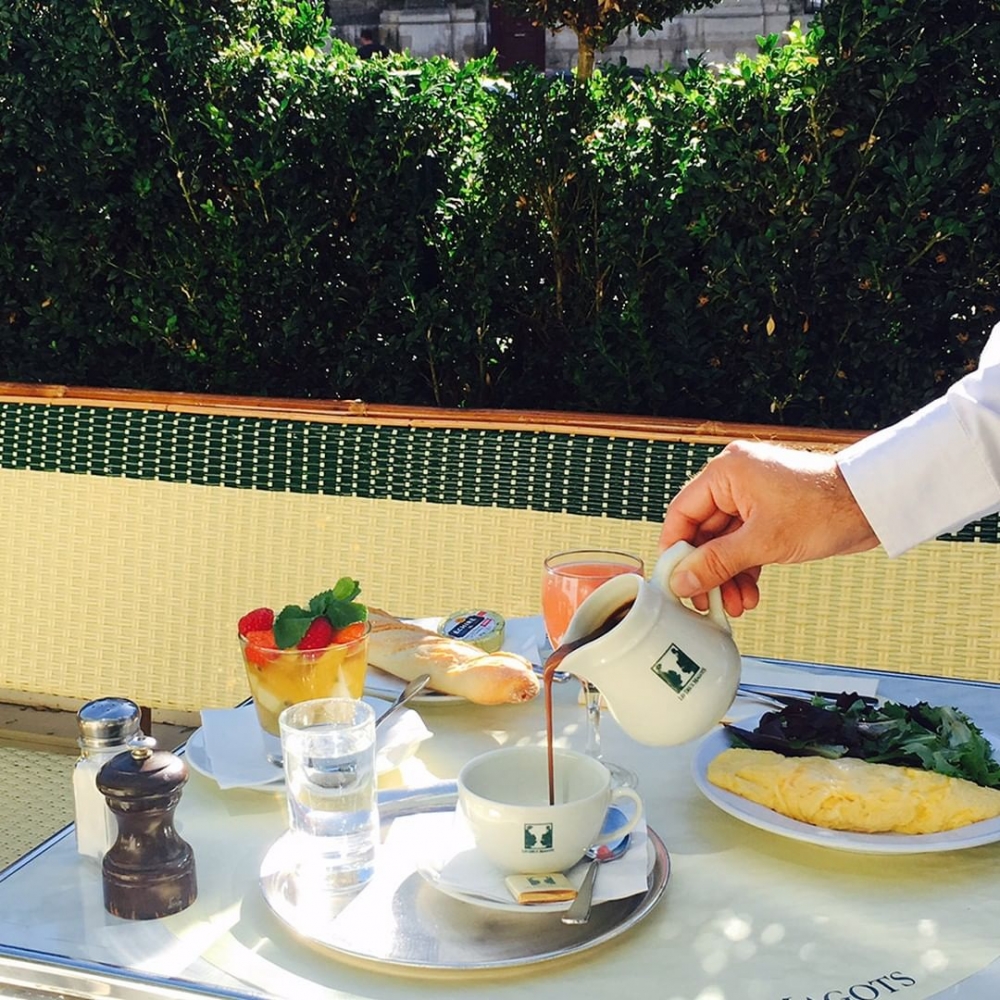 在這裡點上一杯香濃可口的熱可可,感受愜意時光。