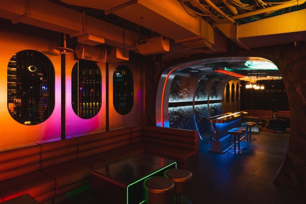 外太空的空間，讓你彷彿置身於宇宙之中。