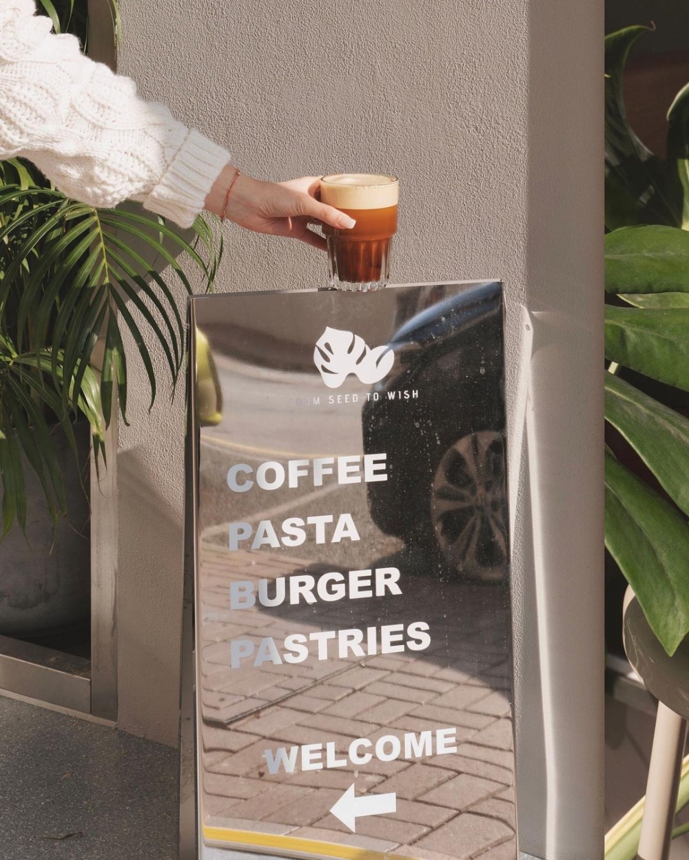 提供不同品項的咖啡選擇,另外也有手沖咖啡。