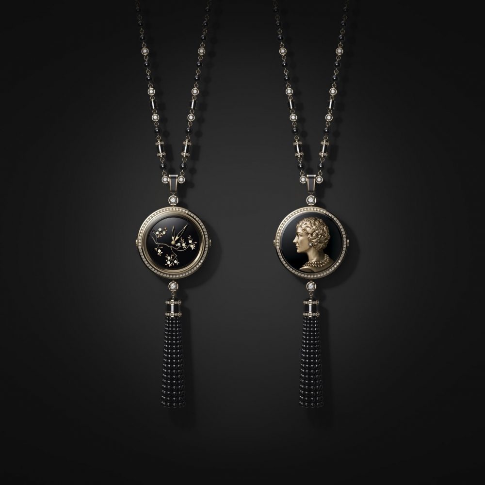 MADEMOISELLE PRIVÉ LONG NECKLACES烏木屏風。