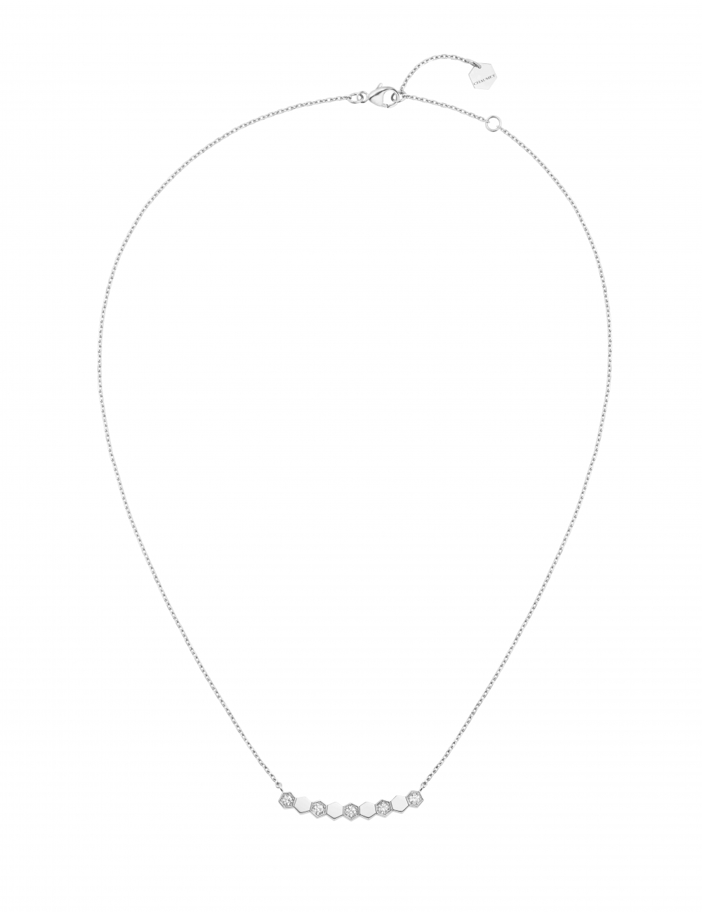 這款Chaumet Bee My Love Pendant in White Gold, Set with Diamonds典雅又氣質。