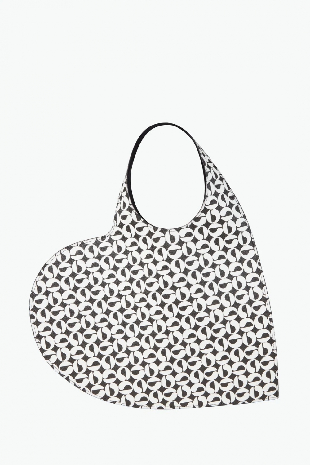 大容量的托特包也是十分實用的款式。