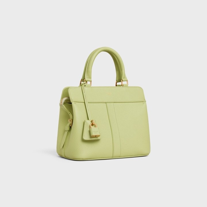 在日常中，我們都需要更有容量的款式。