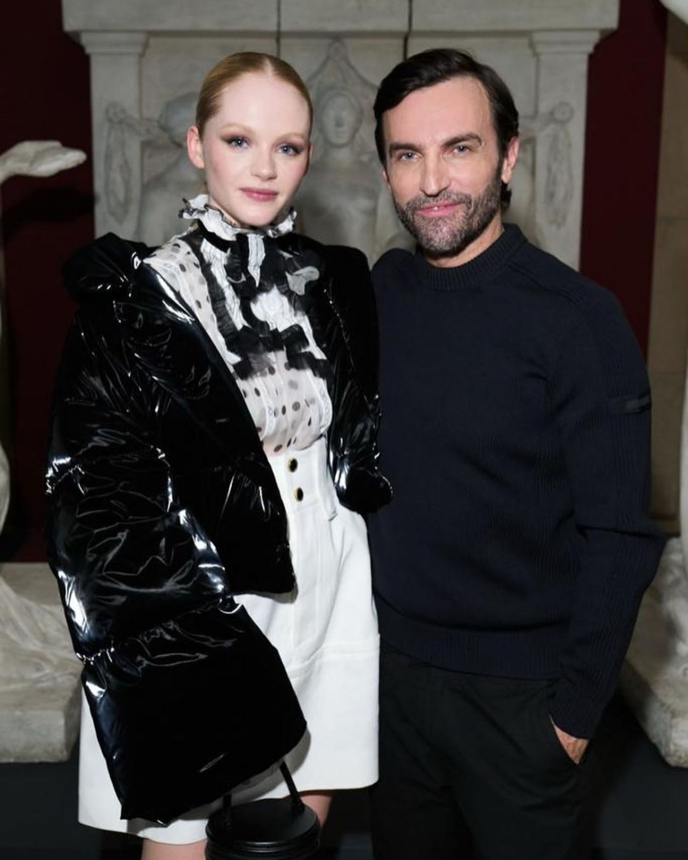她也與Nicolas Ghesquière留下合影。