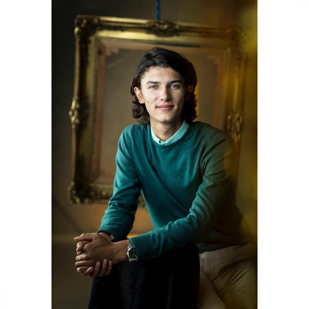 Prince Nikolai of Denmark像同齡的大多數人一樣,享受生活。