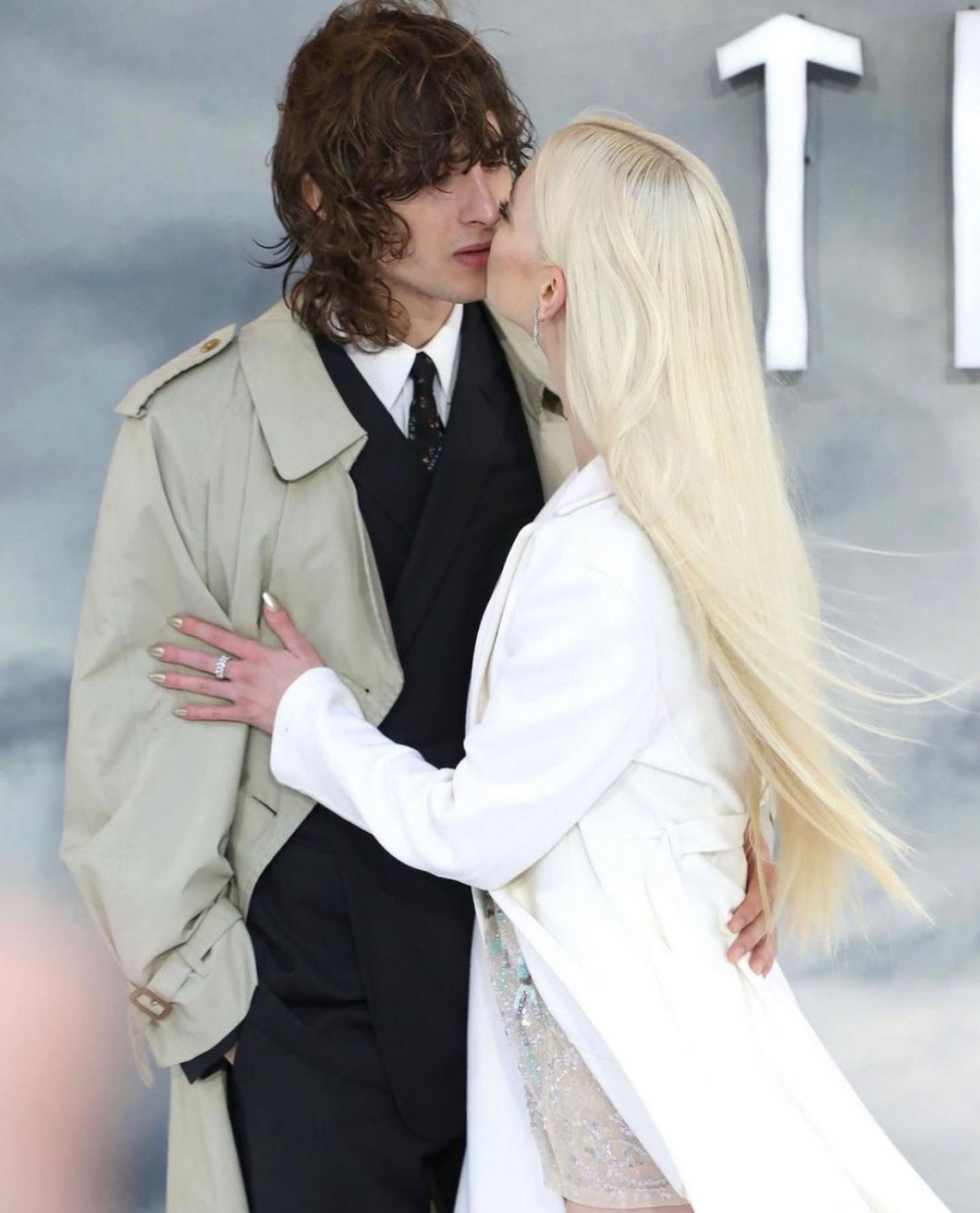 這次兩人在同譚上更是大方放閃。