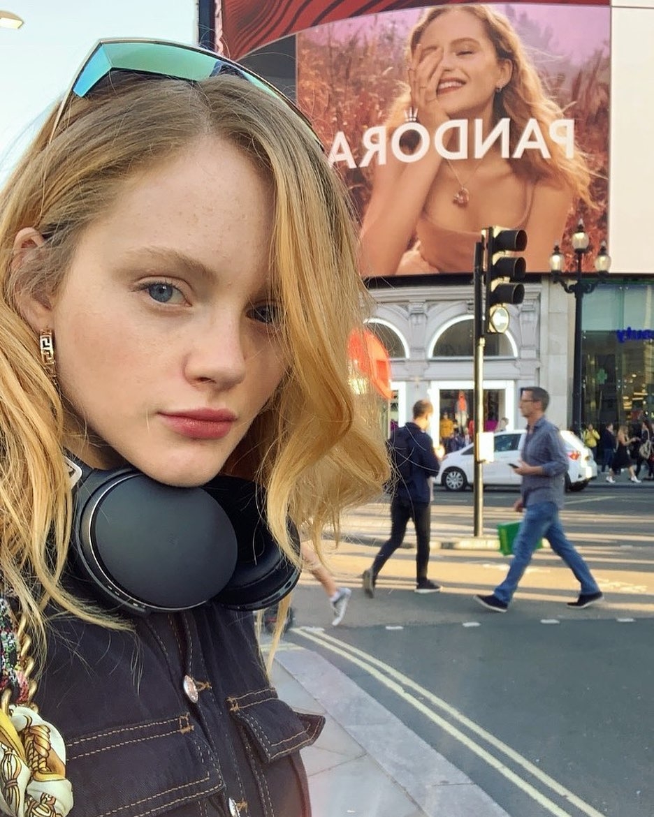 她在2019年時為品牌拍攝形象廣告。