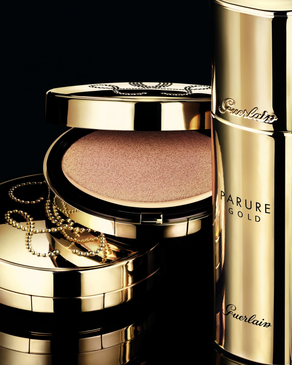Guerlain金鑽修顏氣墊粉盒備有4款專為亞洲人膚色而設的色調,以及SPF 40/ PA+++防曬功能。