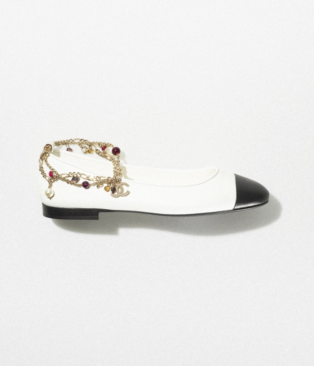 CHANEL Ballerinas-White & Black