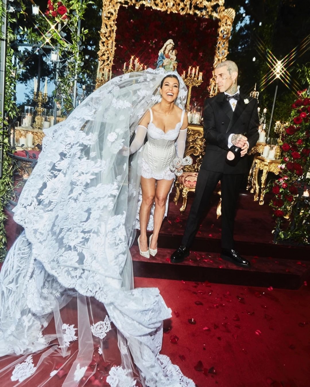 Kourtney Kardashian與Travis Barkery在義大利舉辦了第三場婚禮。