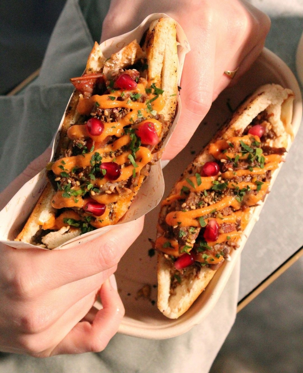 搭配塔布勒沙拉（tabouli）。